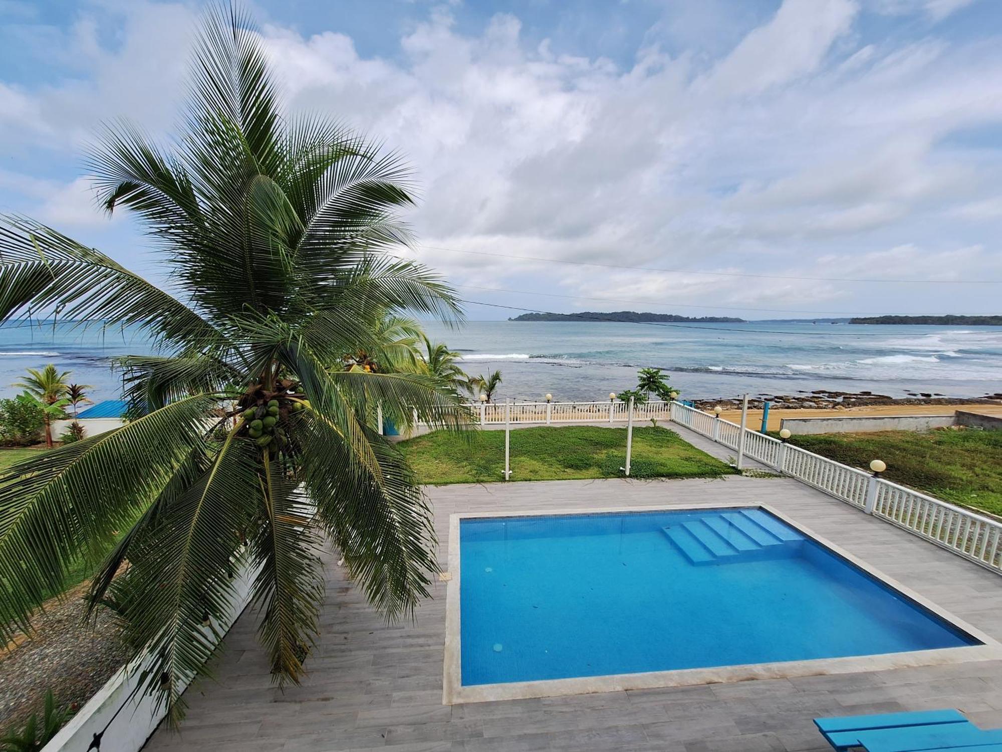 Paunch Beach Retreat Bocas del Toro Exterior photo