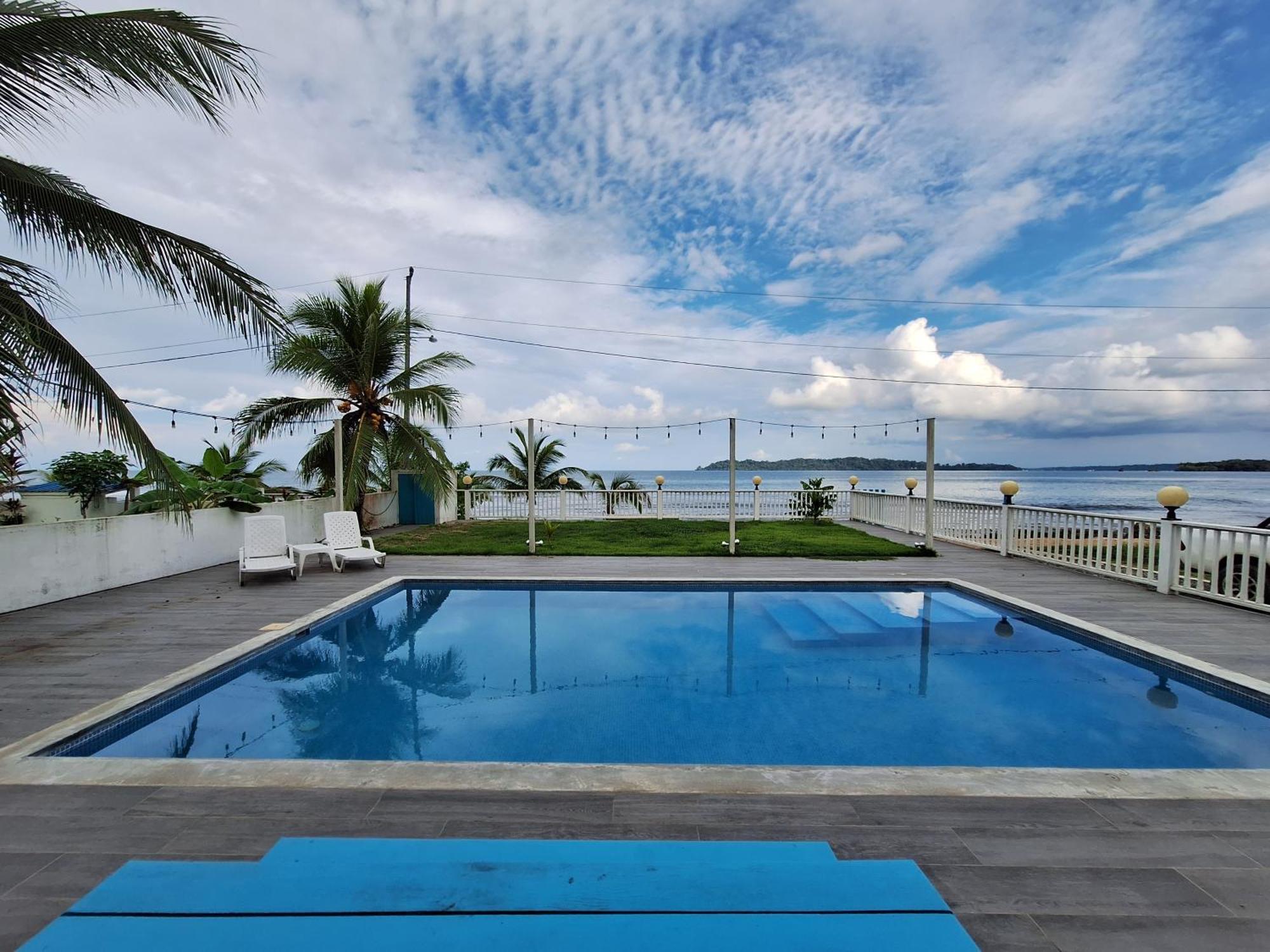 Paunch Beach Retreat Bocas del Toro Exterior photo