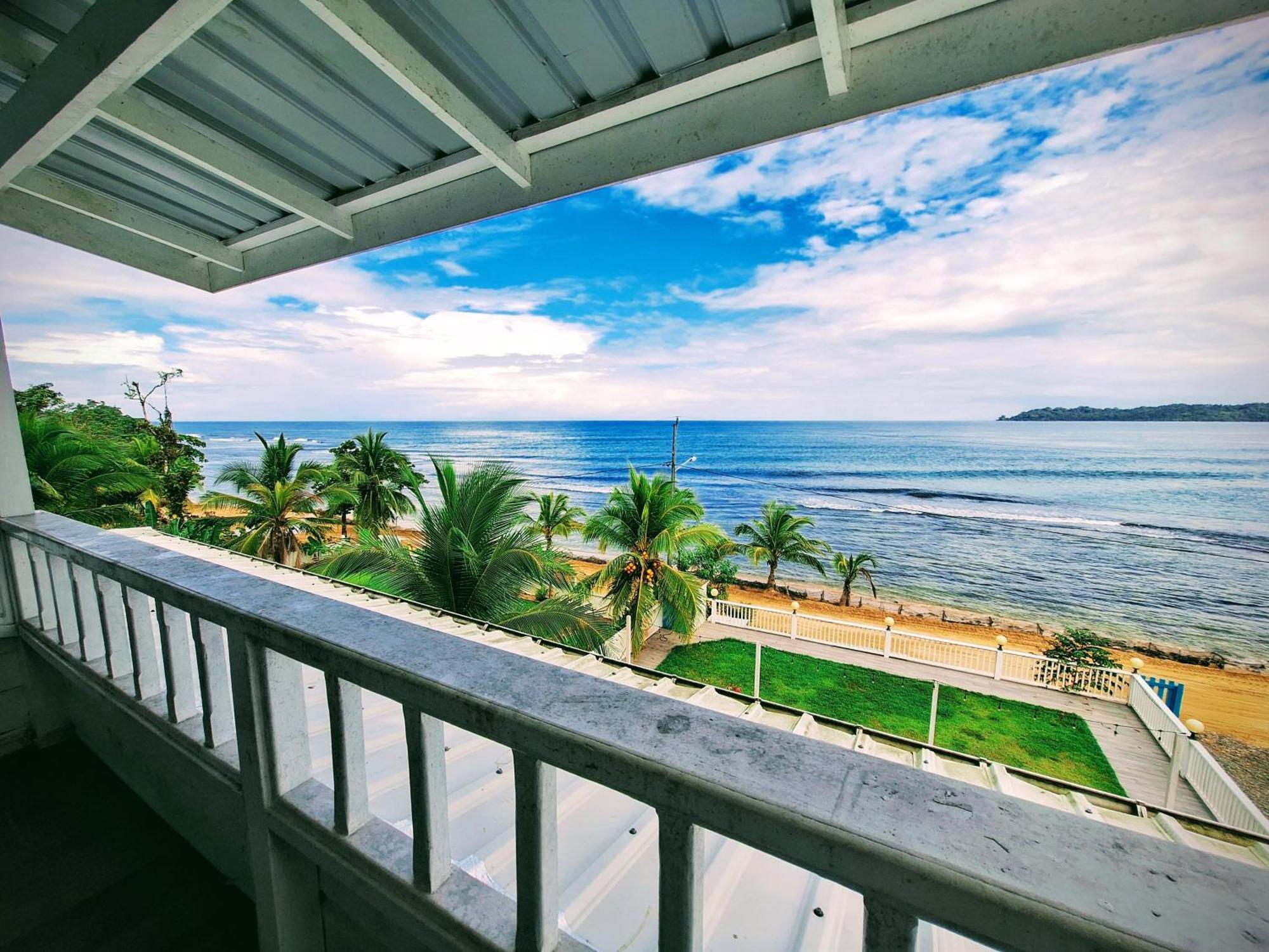 Paunch Beach Retreat Bocas del Toro Exterior photo